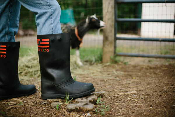 Bota de caucho para hormigón TREDS de 17", cubrebota